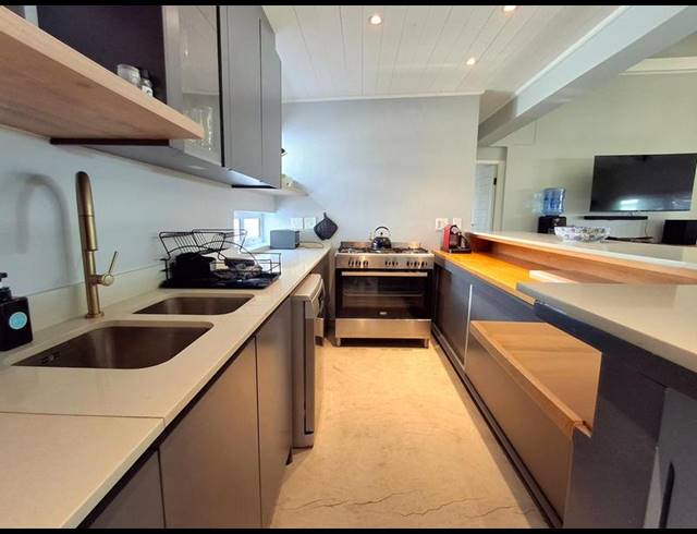 4 BEDROOM HOUSE FOR SALE IN BRITANNIA BAY